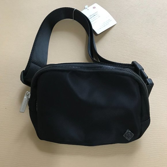 Lululemon Athletica | Bag | Everywhere Belt Bag - Picture 1 of 6